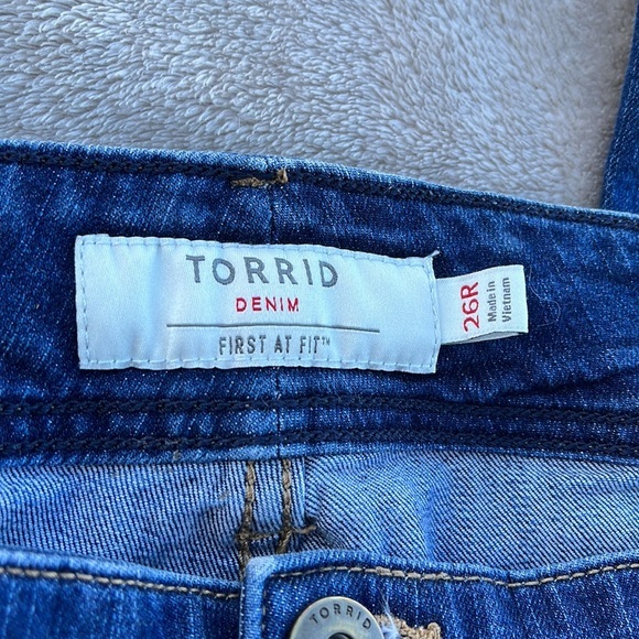 TORRID First At Fit Denim Jeans, Size 26R - Picture 3 of 16